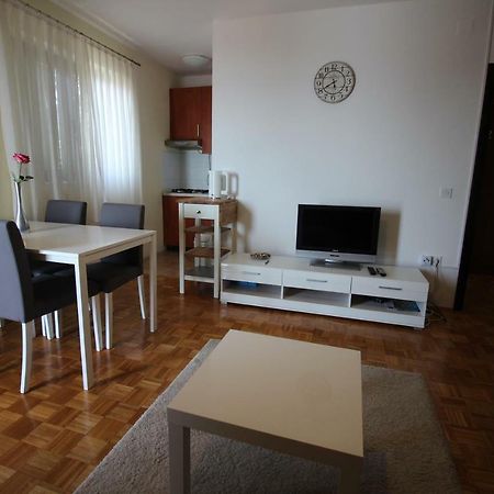Apartments Nikola 노비비노돌스키 외부 사진