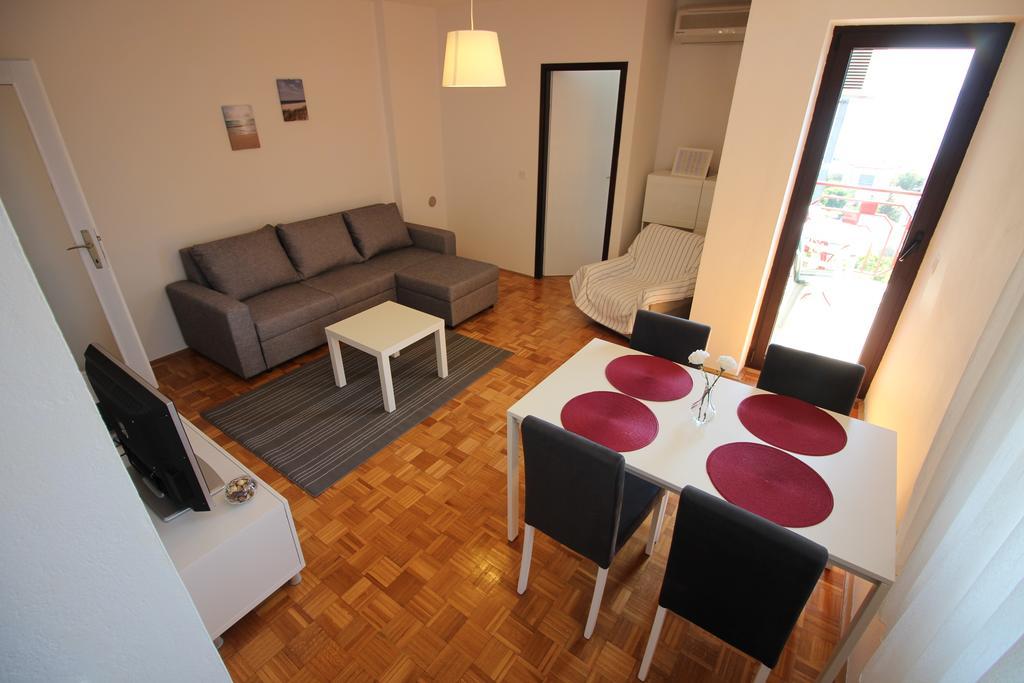 Apartments Nikola 노비비노돌스키 외부 사진