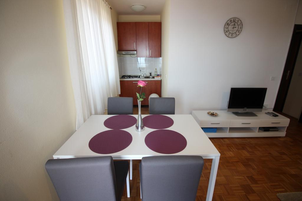 Apartments Nikola 노비비노돌스키 외부 사진