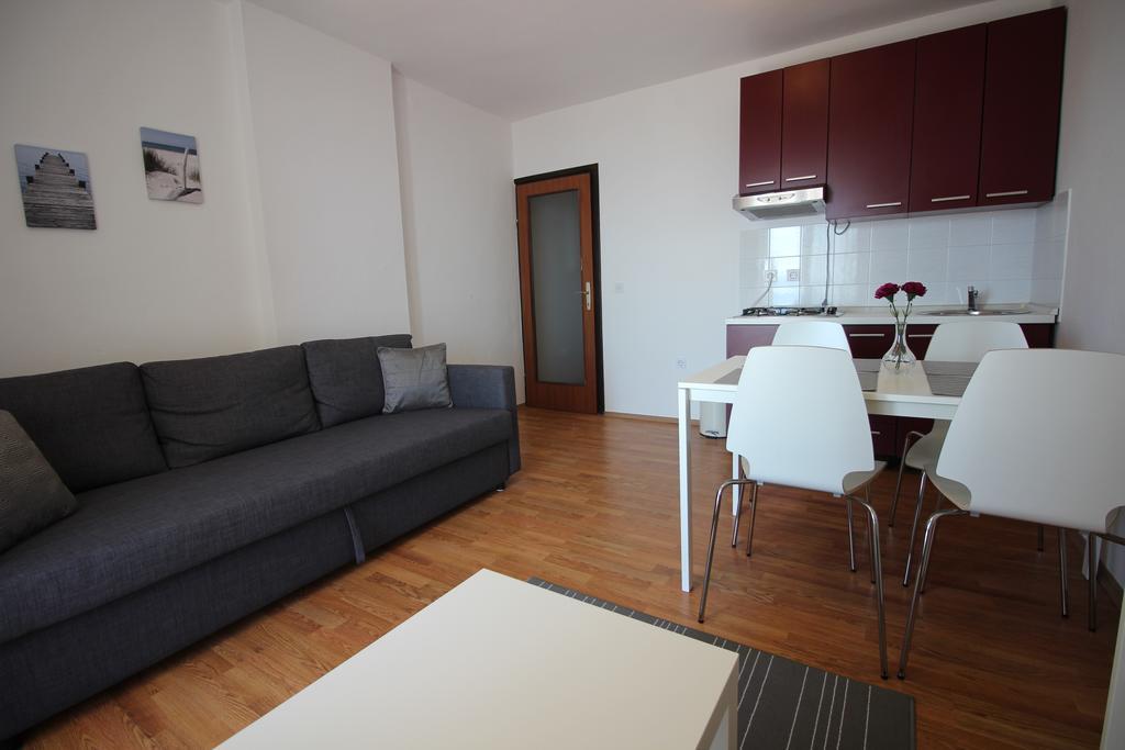 Apartments Nikola 노비비노돌스키 외부 사진