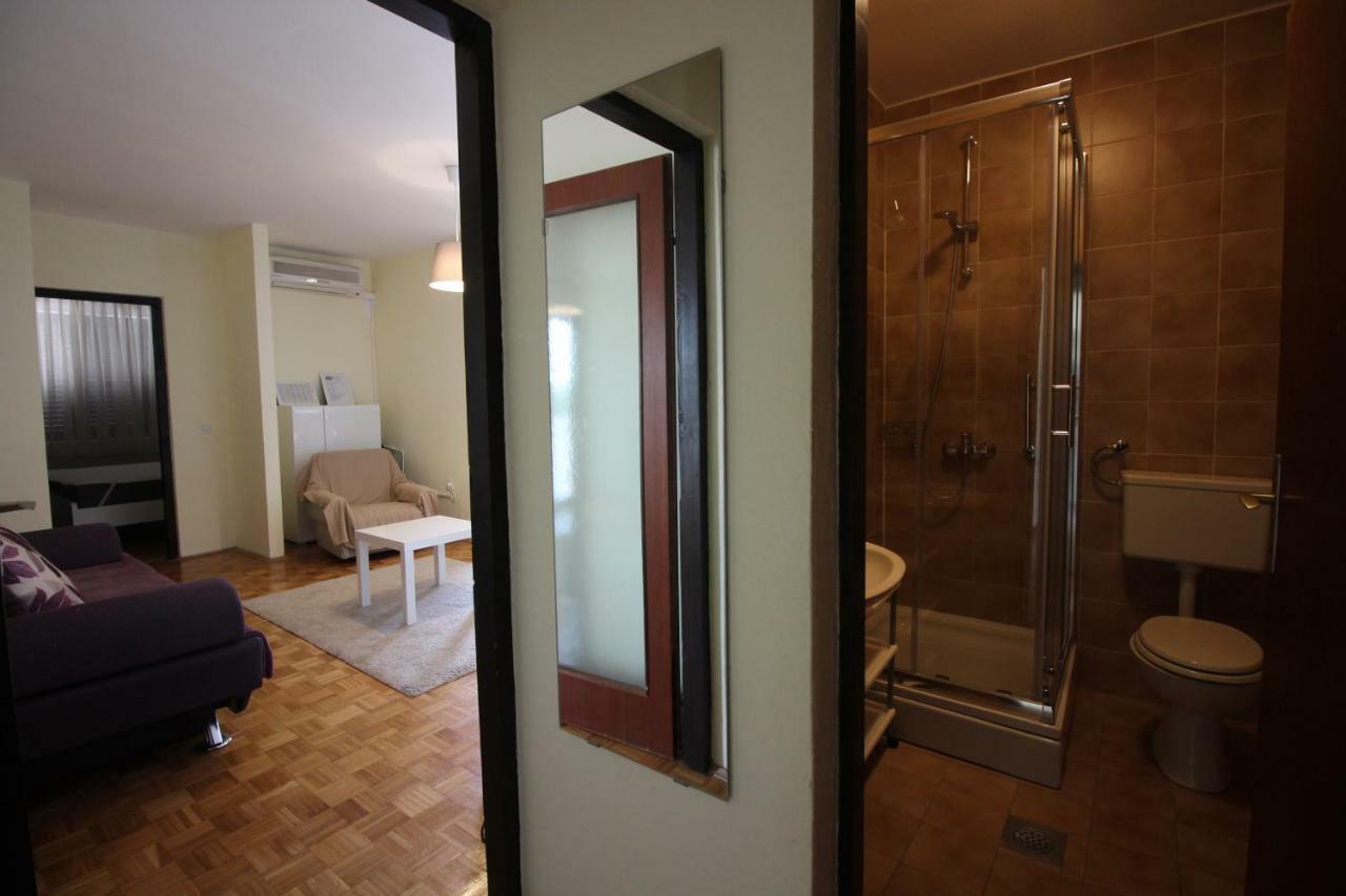 Apartments Nikola 노비비노돌스키 외부 사진