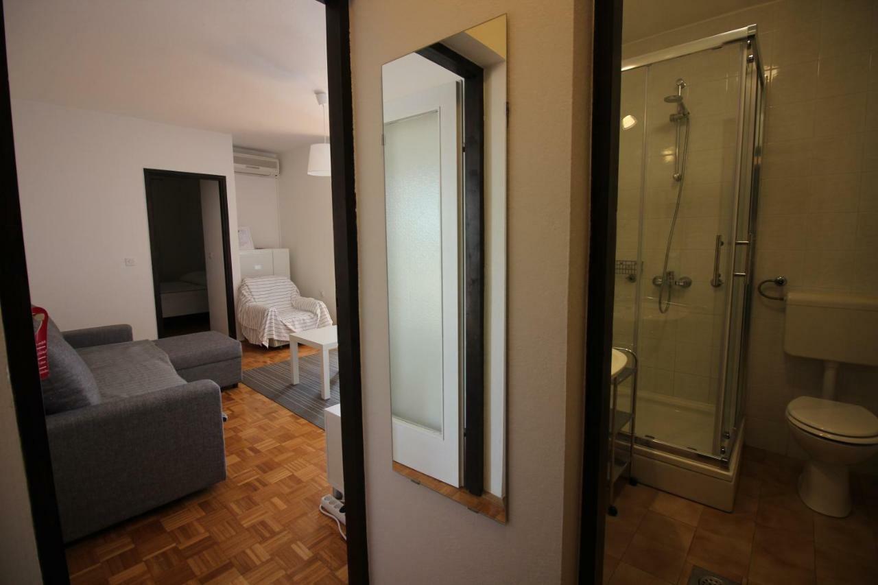 Apartments Nikola 노비비노돌스키 외부 사진