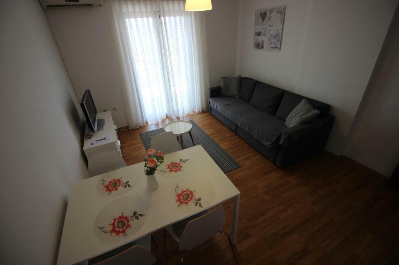 Apartments Nikola 노비비노돌스키 외부 사진